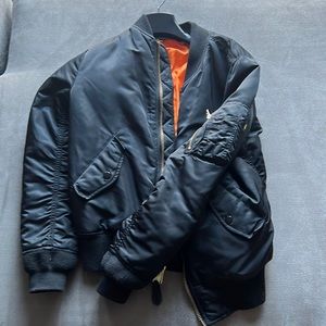 Reversible bomber jacket